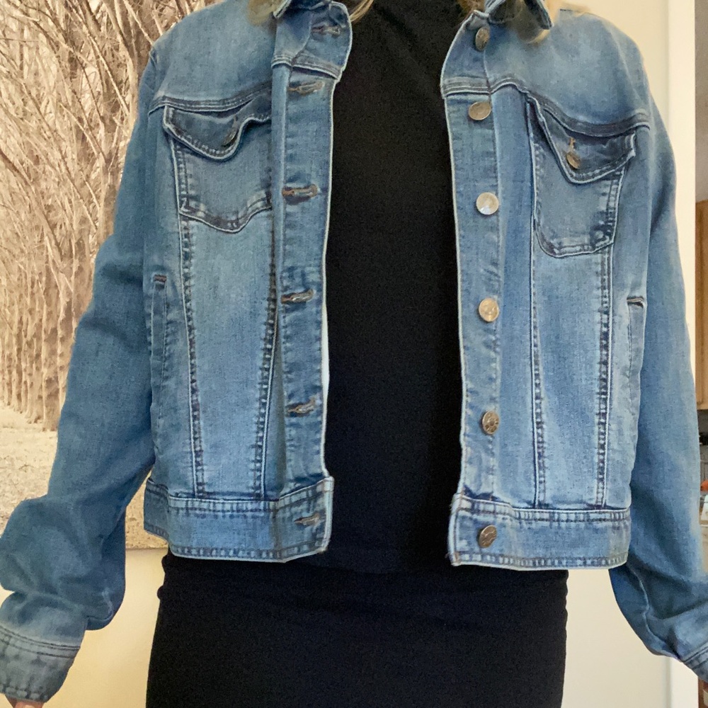 OVERSIZED DENIM JACKET